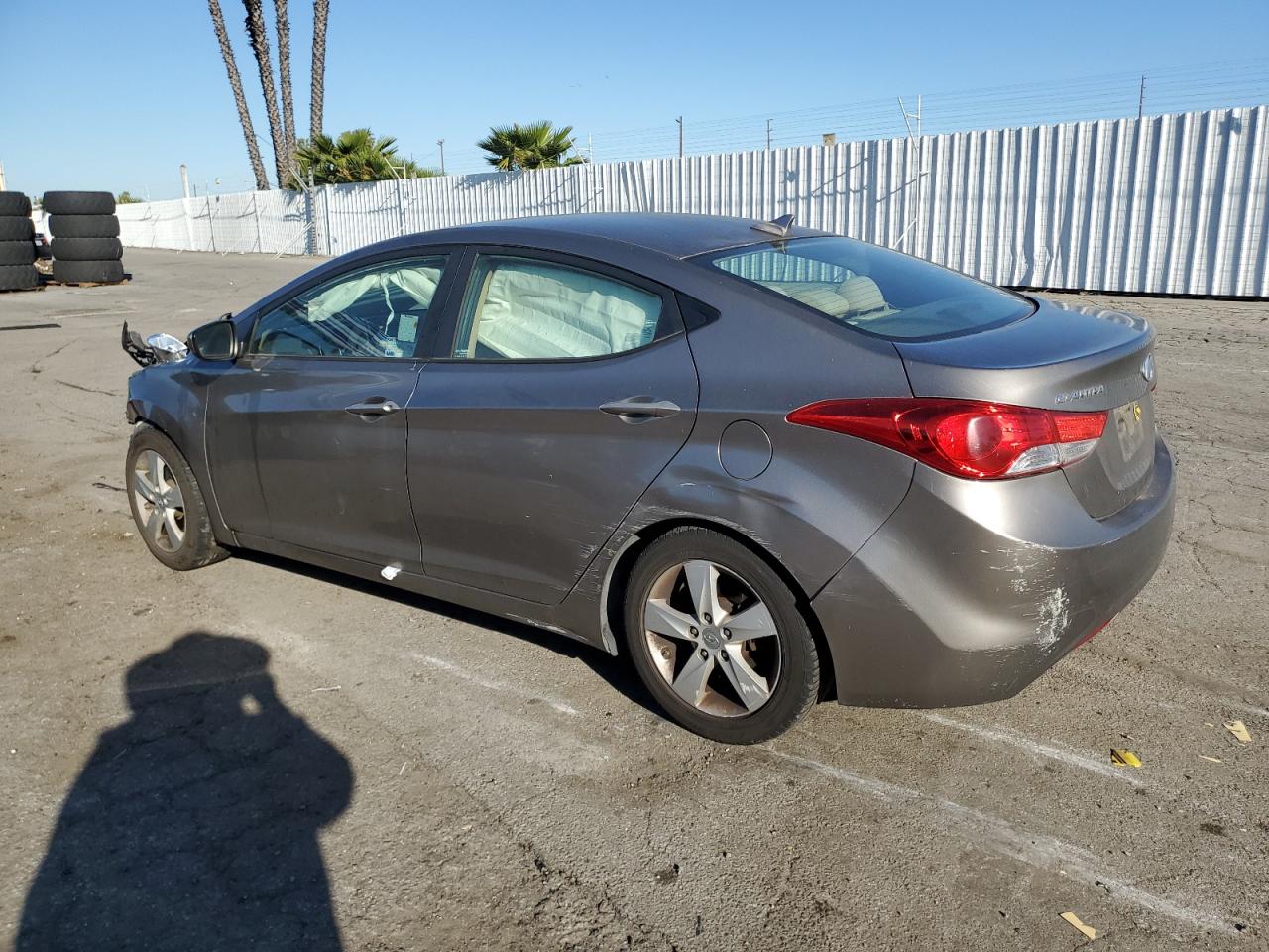 2013 Hyundai Elantra - Image 2