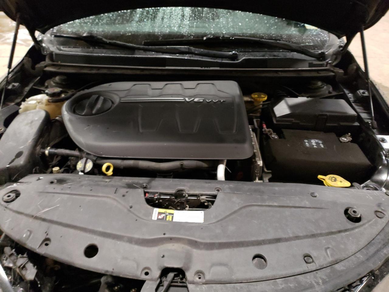 2015 Chrysler 200 - Image 13