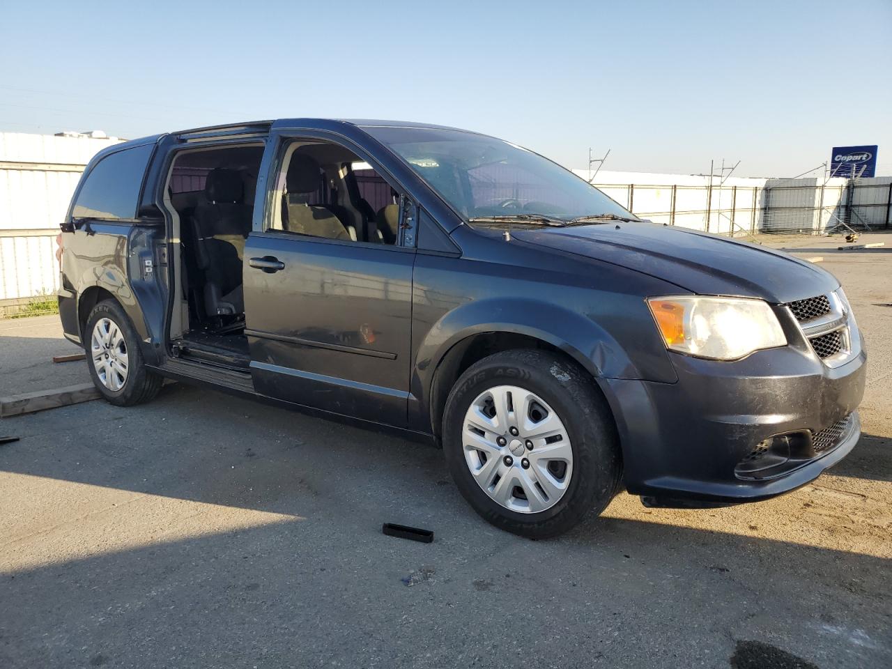 2014 Dodge Caravan - Image 4