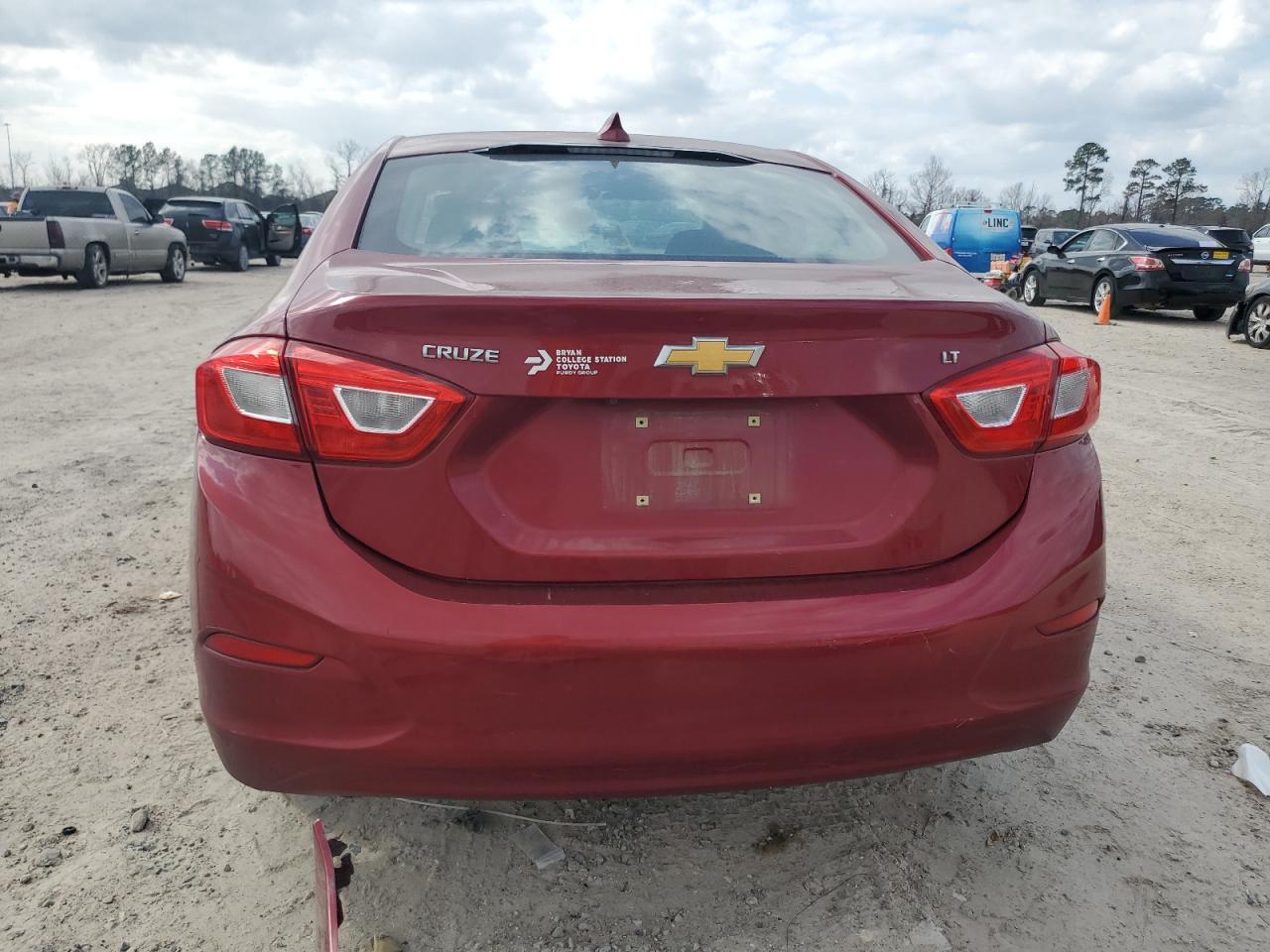 2018 Chevrolet Cruze - Image 6
