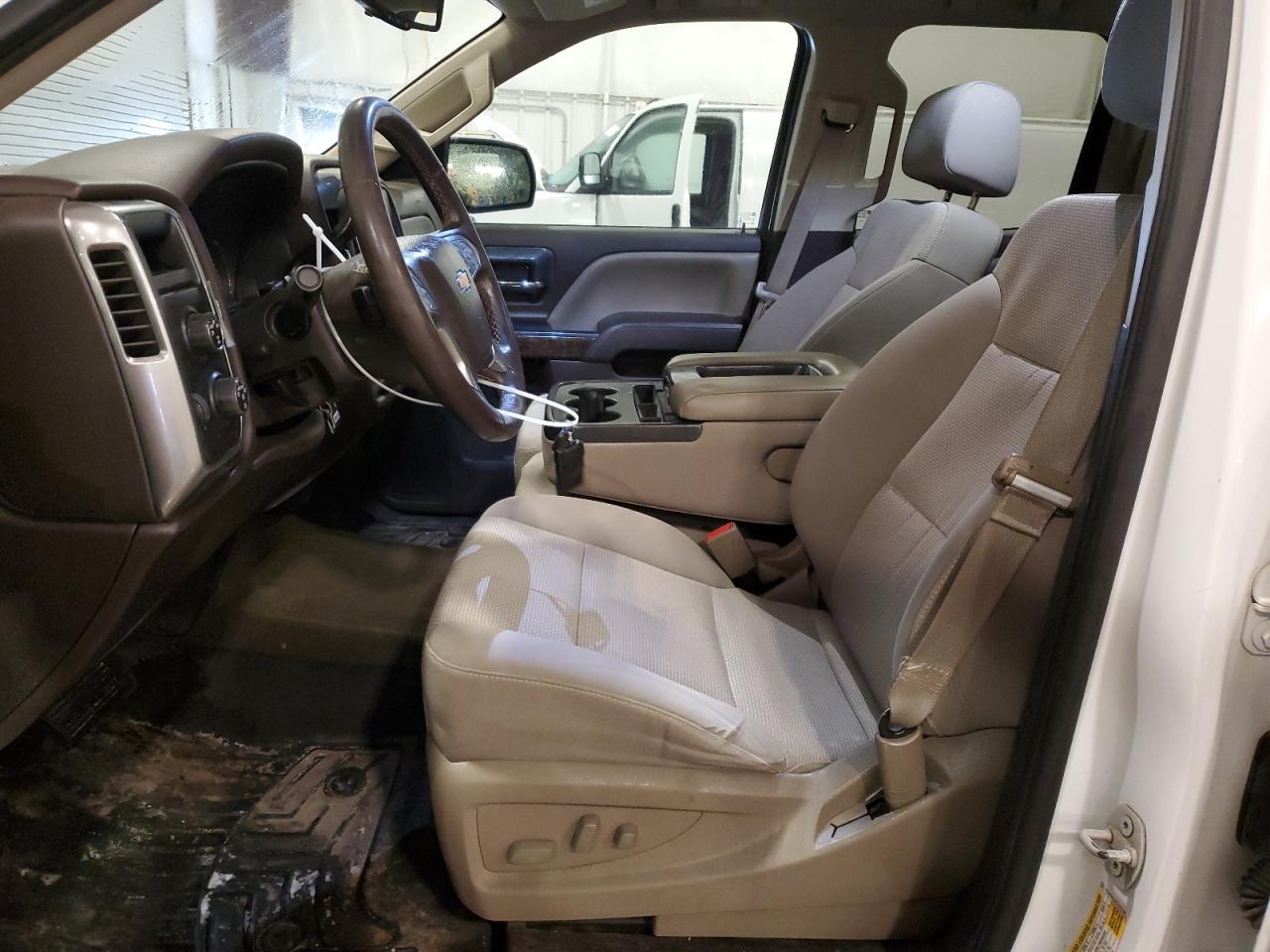 2015 Chevrolet Silverado - Image 7