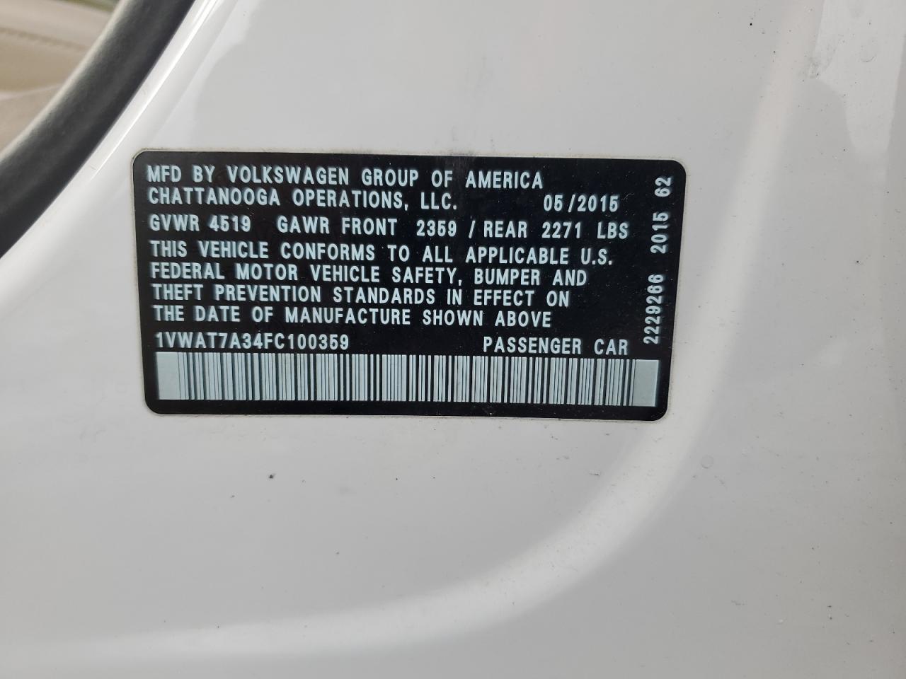2015 Volkswagen Passat - Image 14