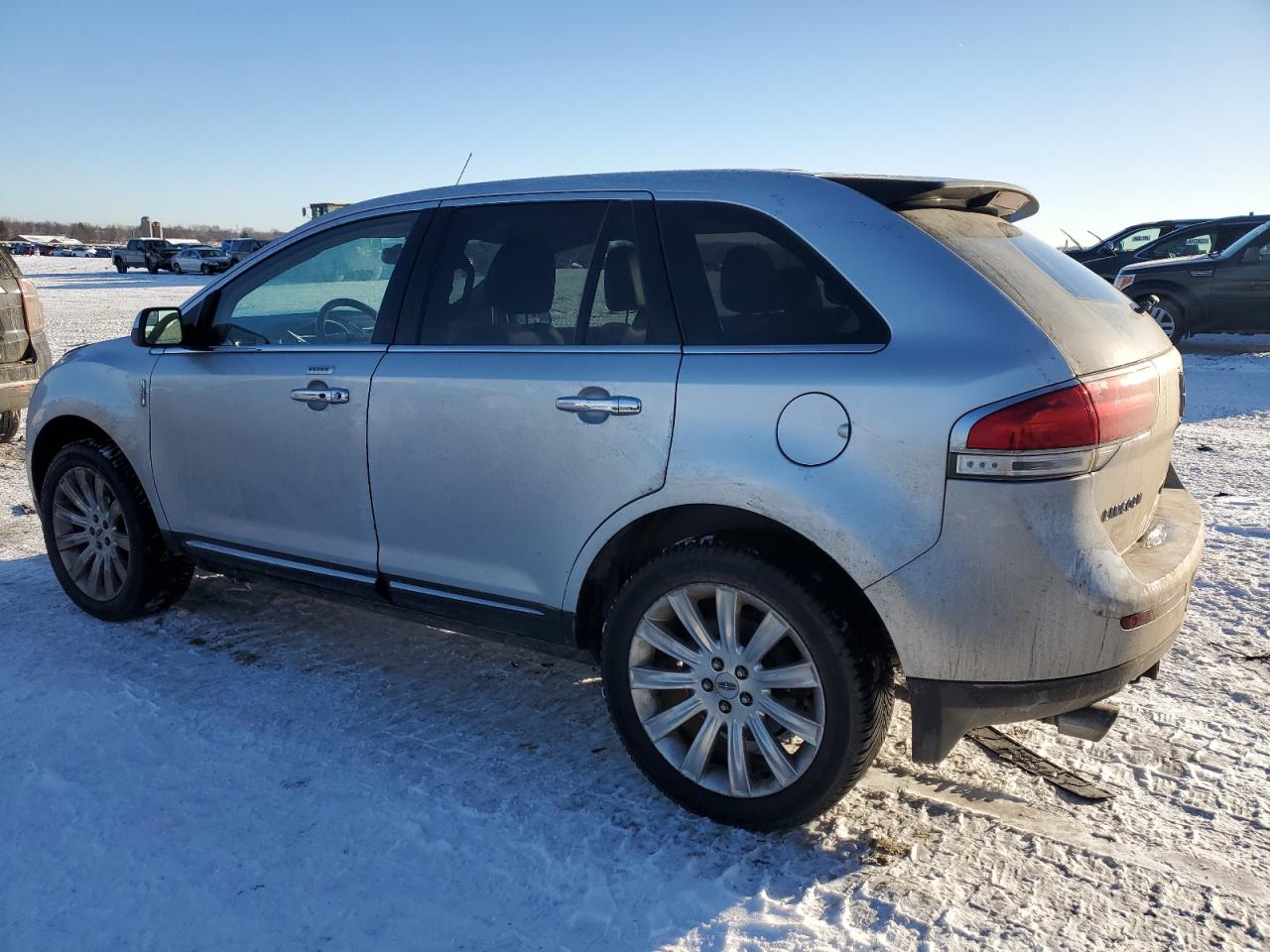 2011 Lincoln MKX - Image 2