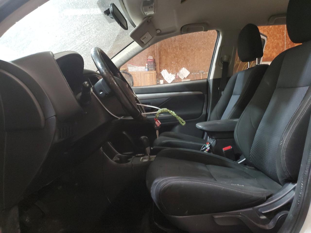2016 Mitsubishi Outlander - Image 7