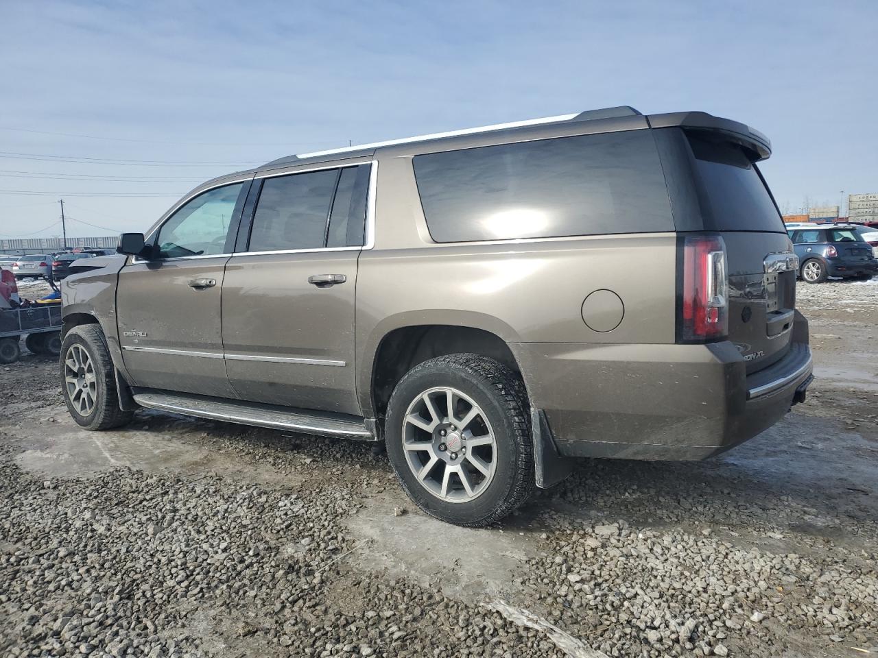 2016 GMC Yukon - Image 2