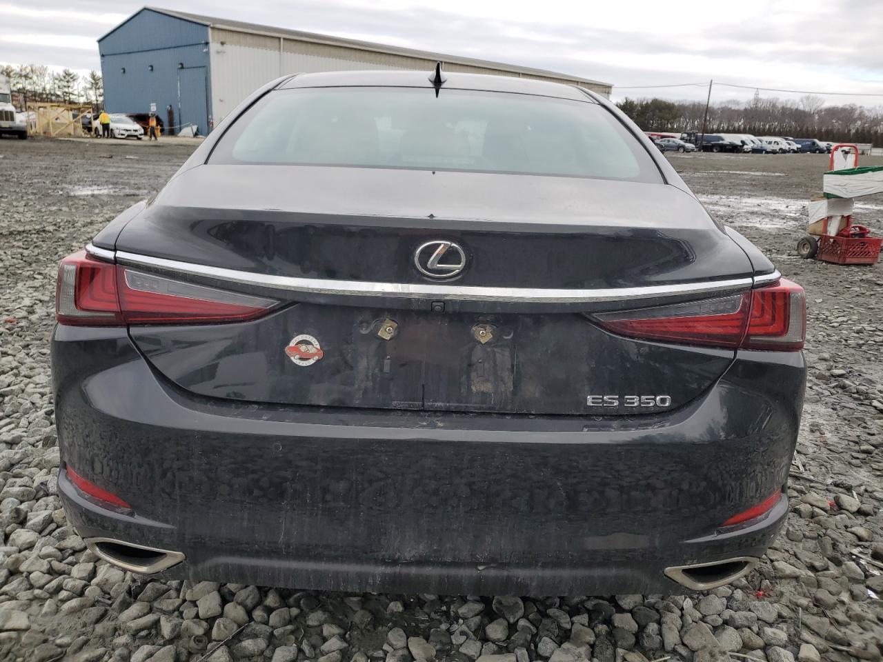 2019 Lexus ES - Image 6