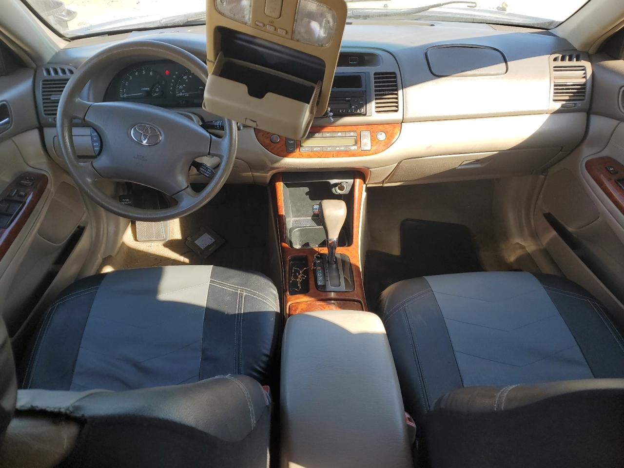 2004 Toyota Camry - Image 8