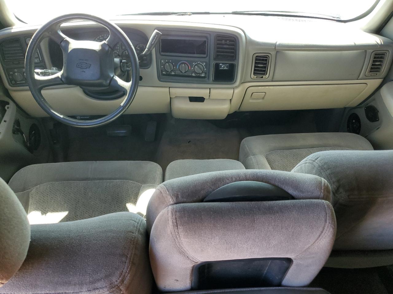 2000 Chevrolet Suburban - Image 8