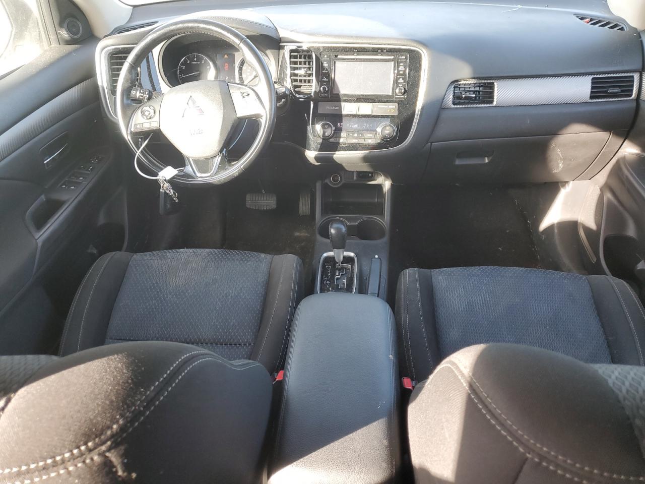 2016 Mitsubishi Outlander - Image 8