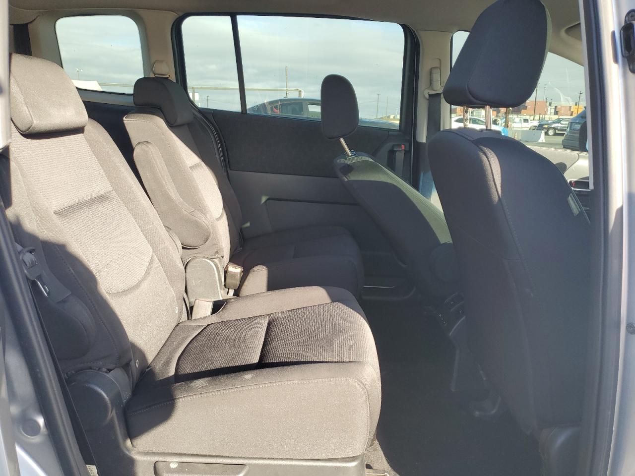2009 Mazda 5 - Image 11