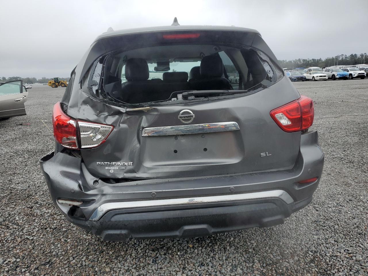 2019 Nissan Pathfinder - Image 6