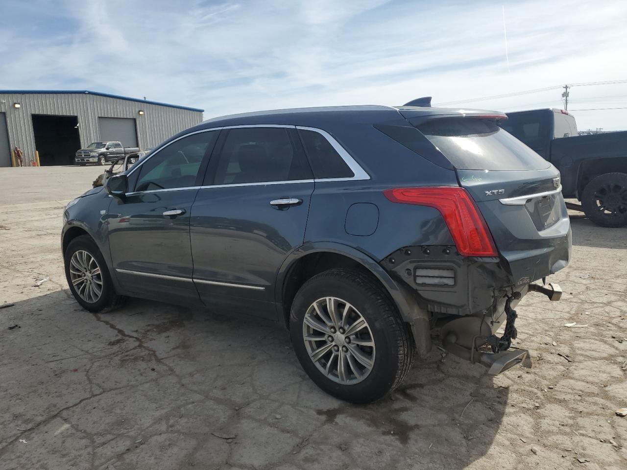 2019 Cadillac XT5 - Image 2