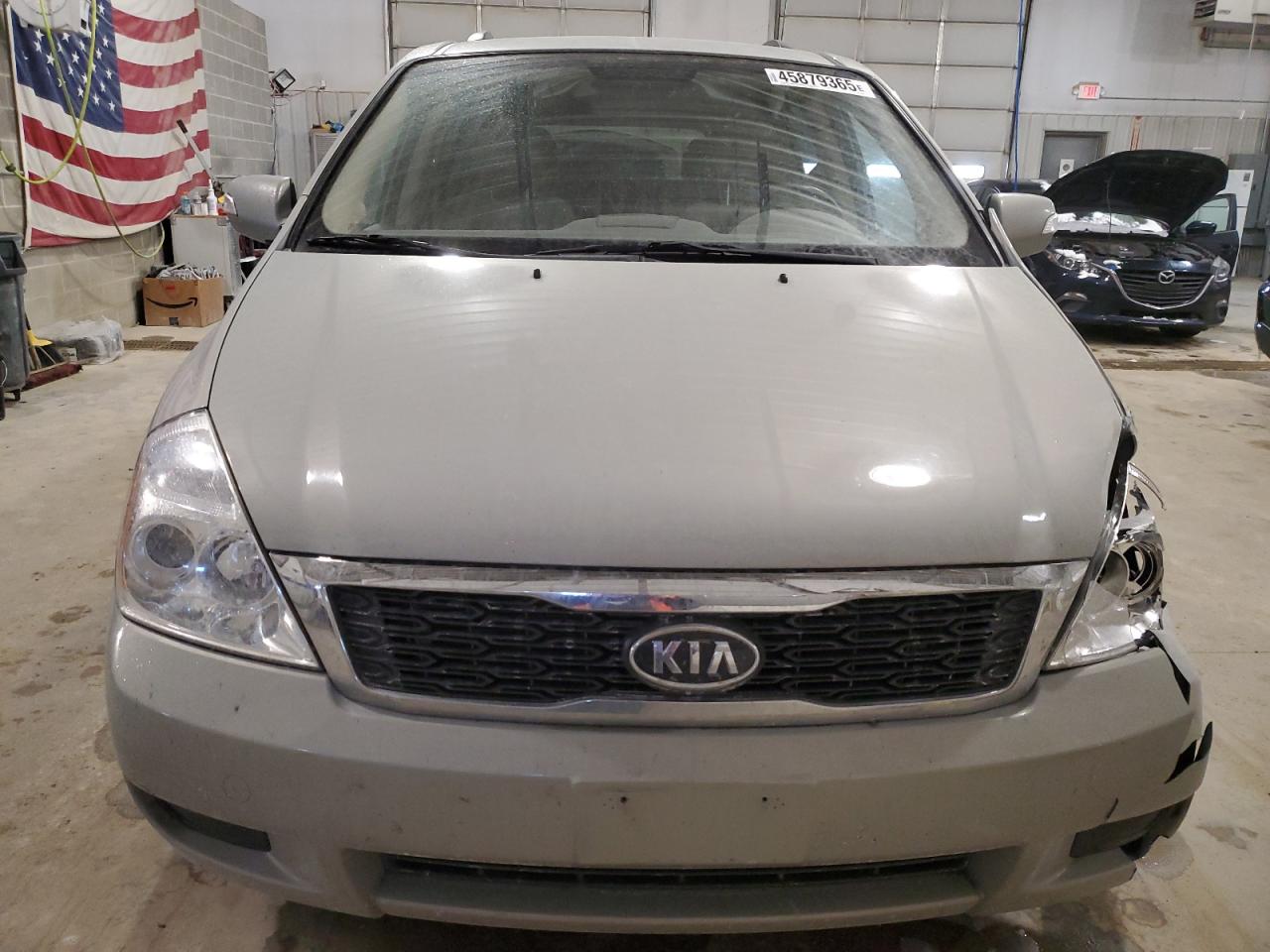 2012 Kia Sedona - Image 5