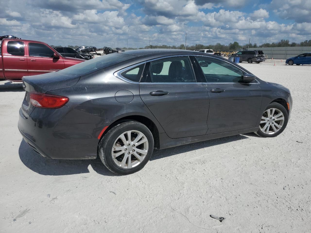 2016 Chrysler 200 - Image 3