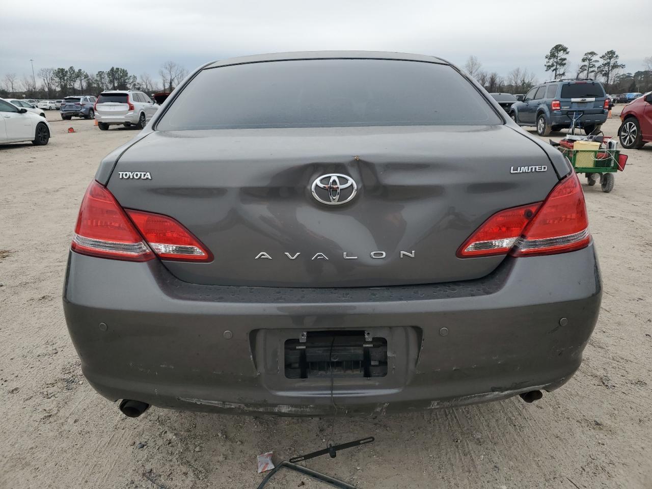 2006 Toyota Avalon - Image 6