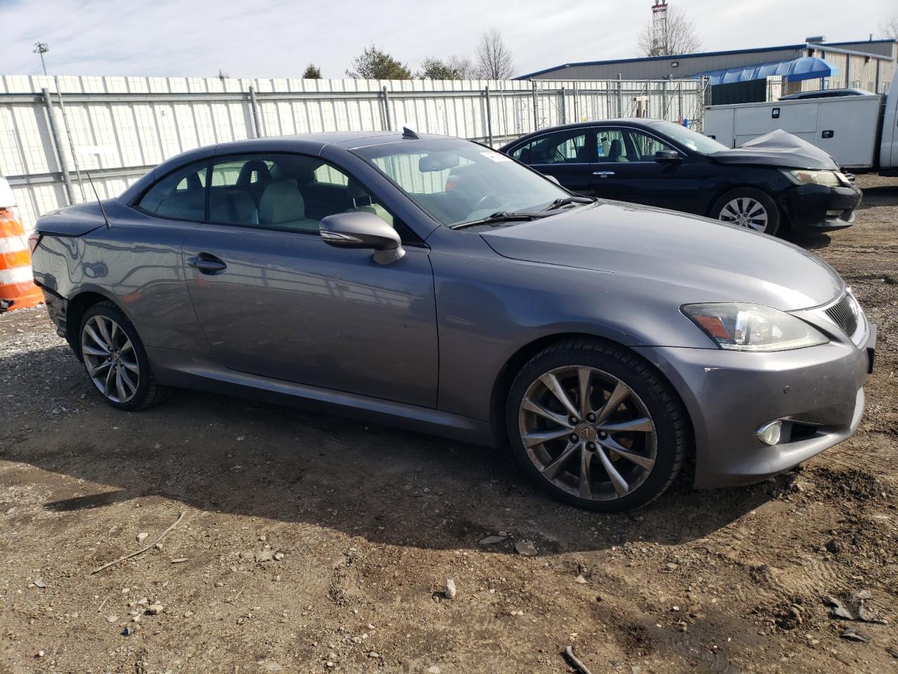 2014 Lexus IS - Image 4