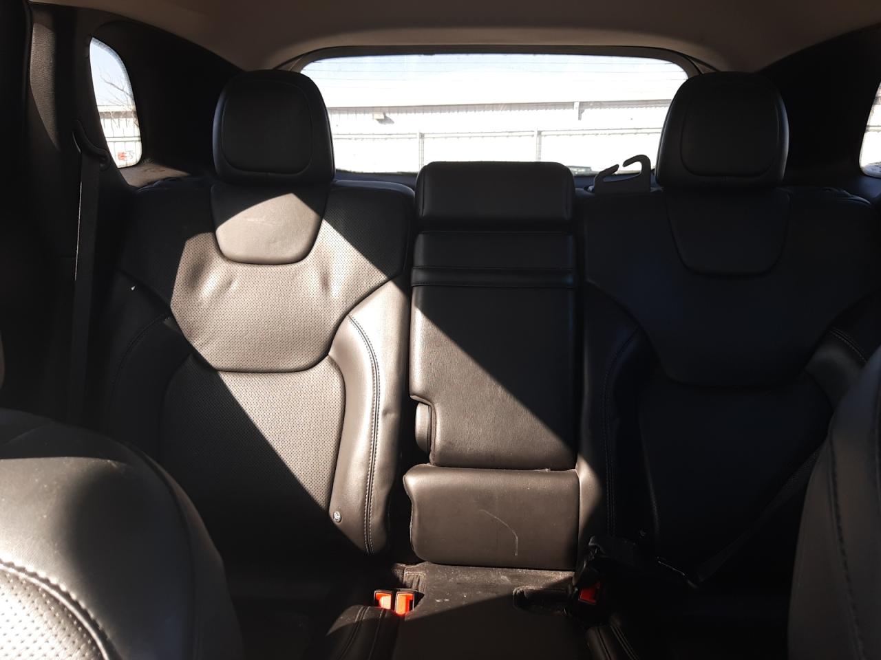 2019 Jeep Grand Cherokee - Image 10