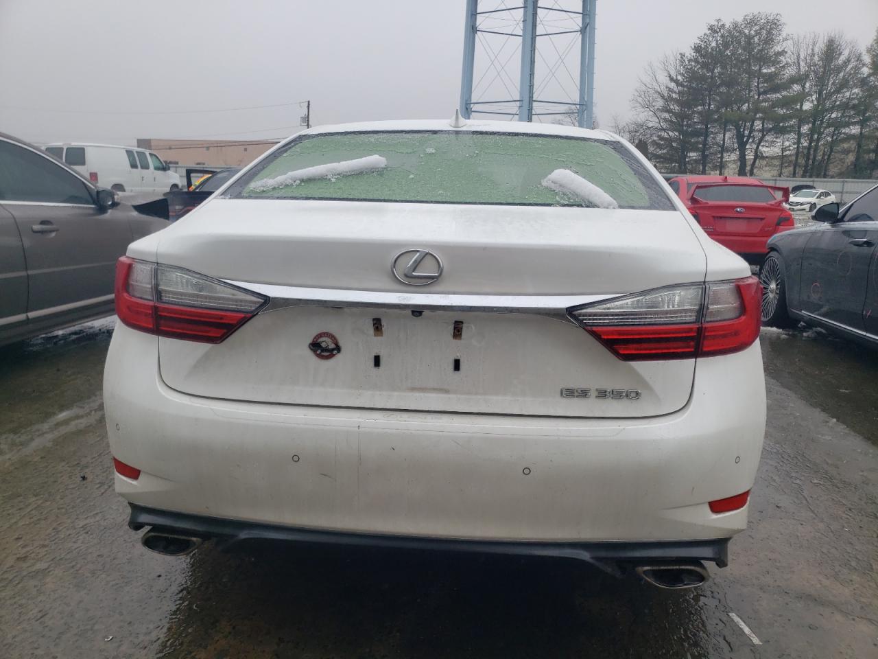 2016 Lexus ES - Image 6