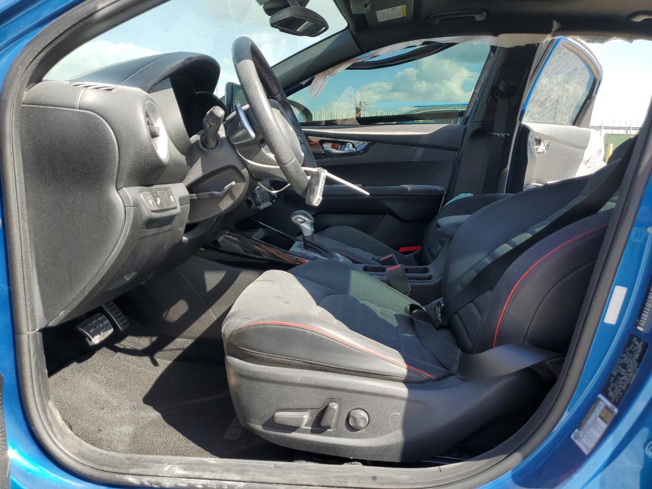 2022 Kia Forte - Image 7
