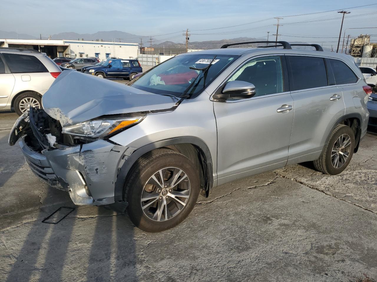 2018 Toyota Highlander - Image 1