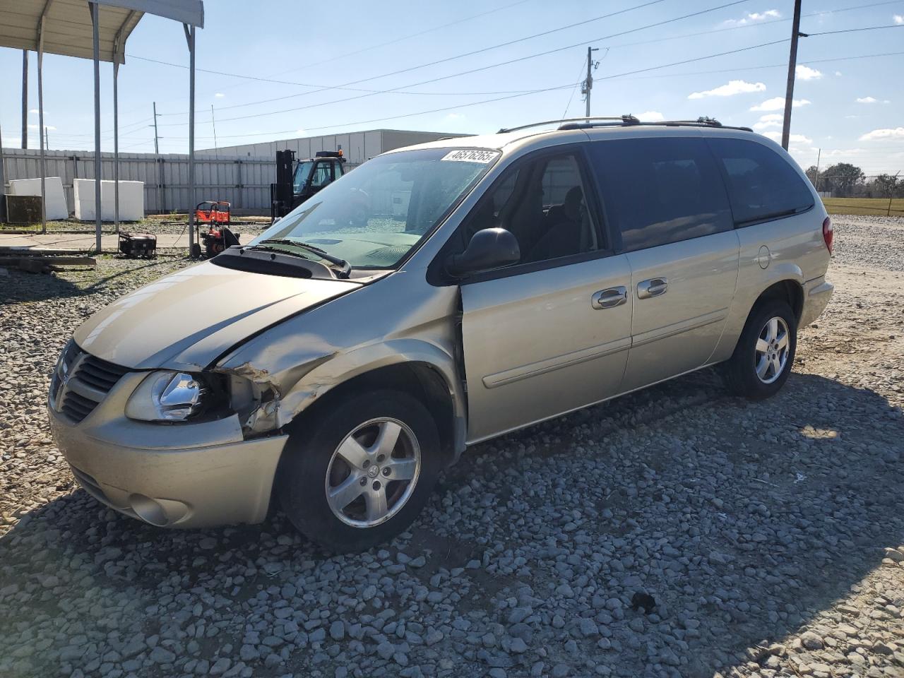 2005 Dodge Caravan - Image 1