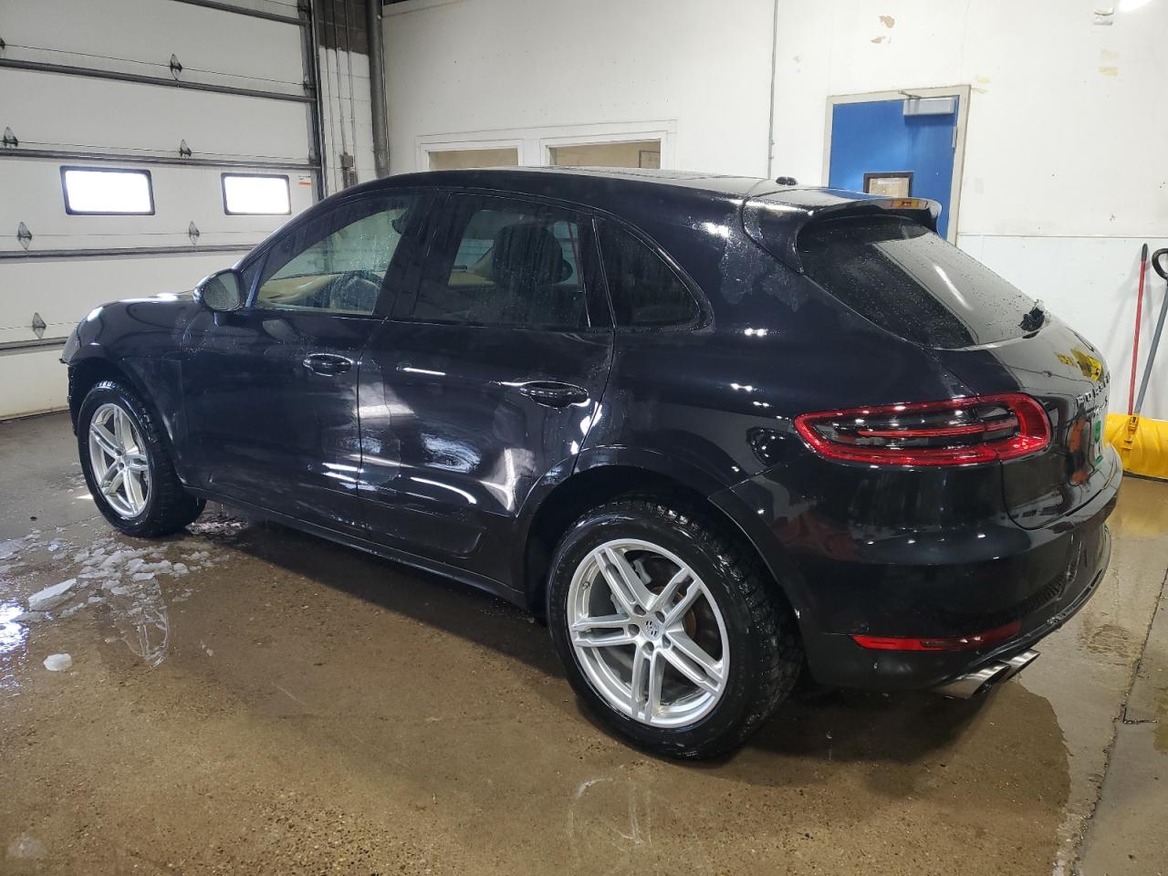 2015 Porsche Macan - Image 2
