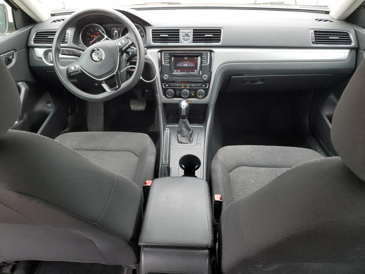 2016 Volkswagen Passat - Image 8