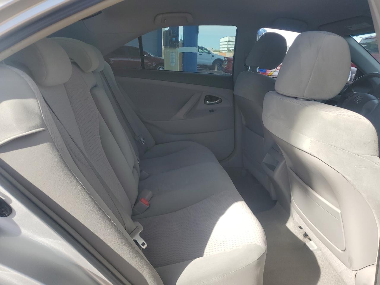 2011 Toyota Camry - Image 10