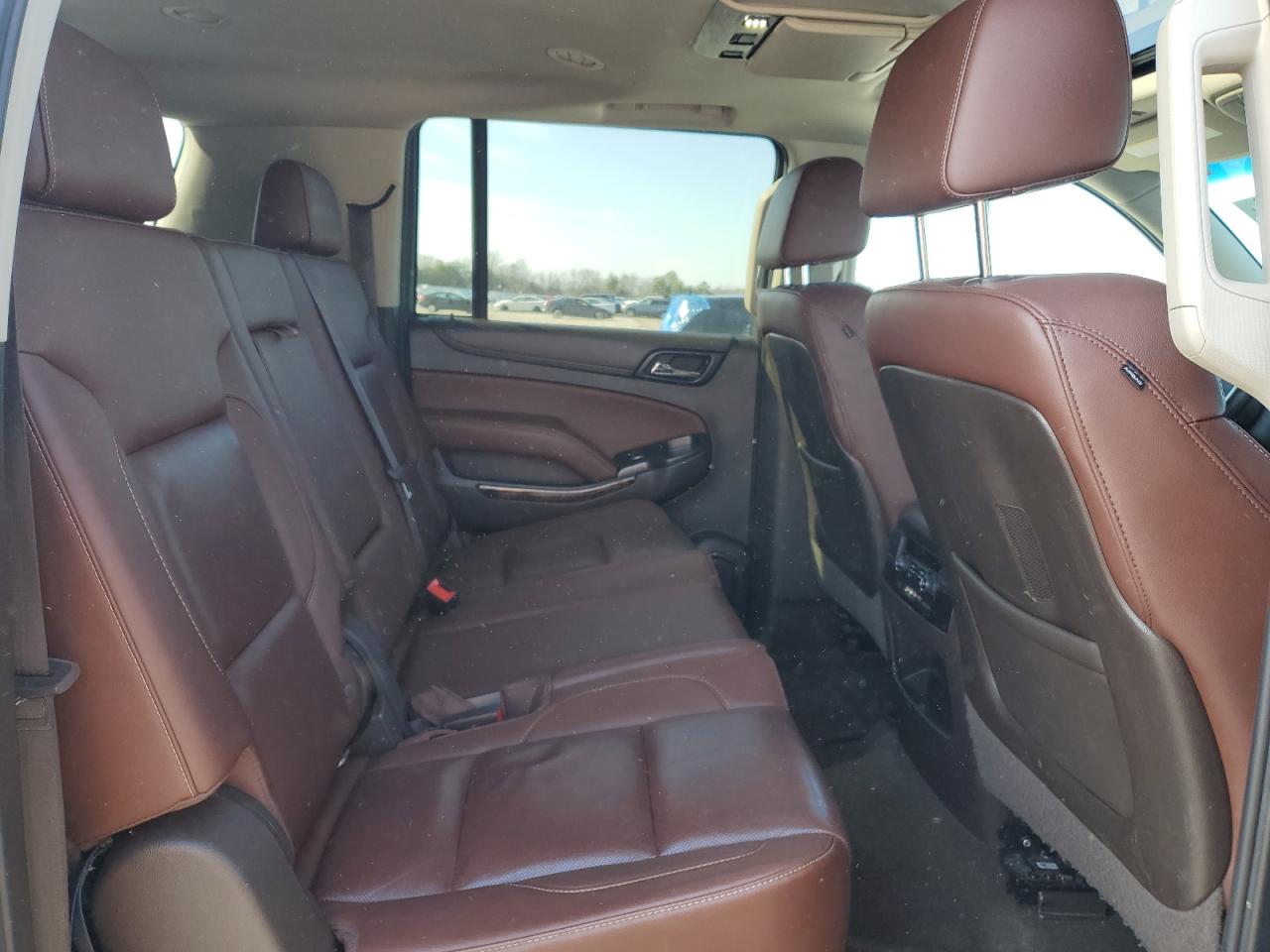 2016 Chevrolet Suburban - Image 11