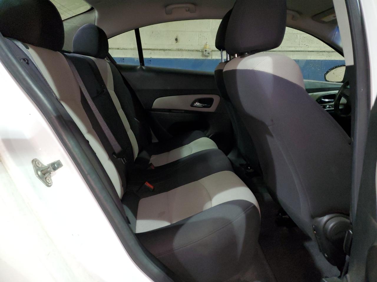 2012 Chevrolet Cruze - Image 10