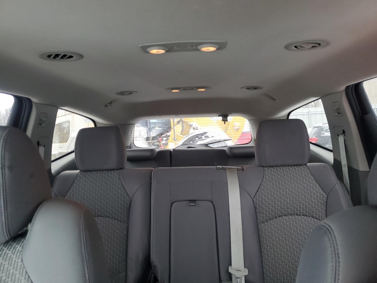 2011 Chevrolet Traverse - Image 10