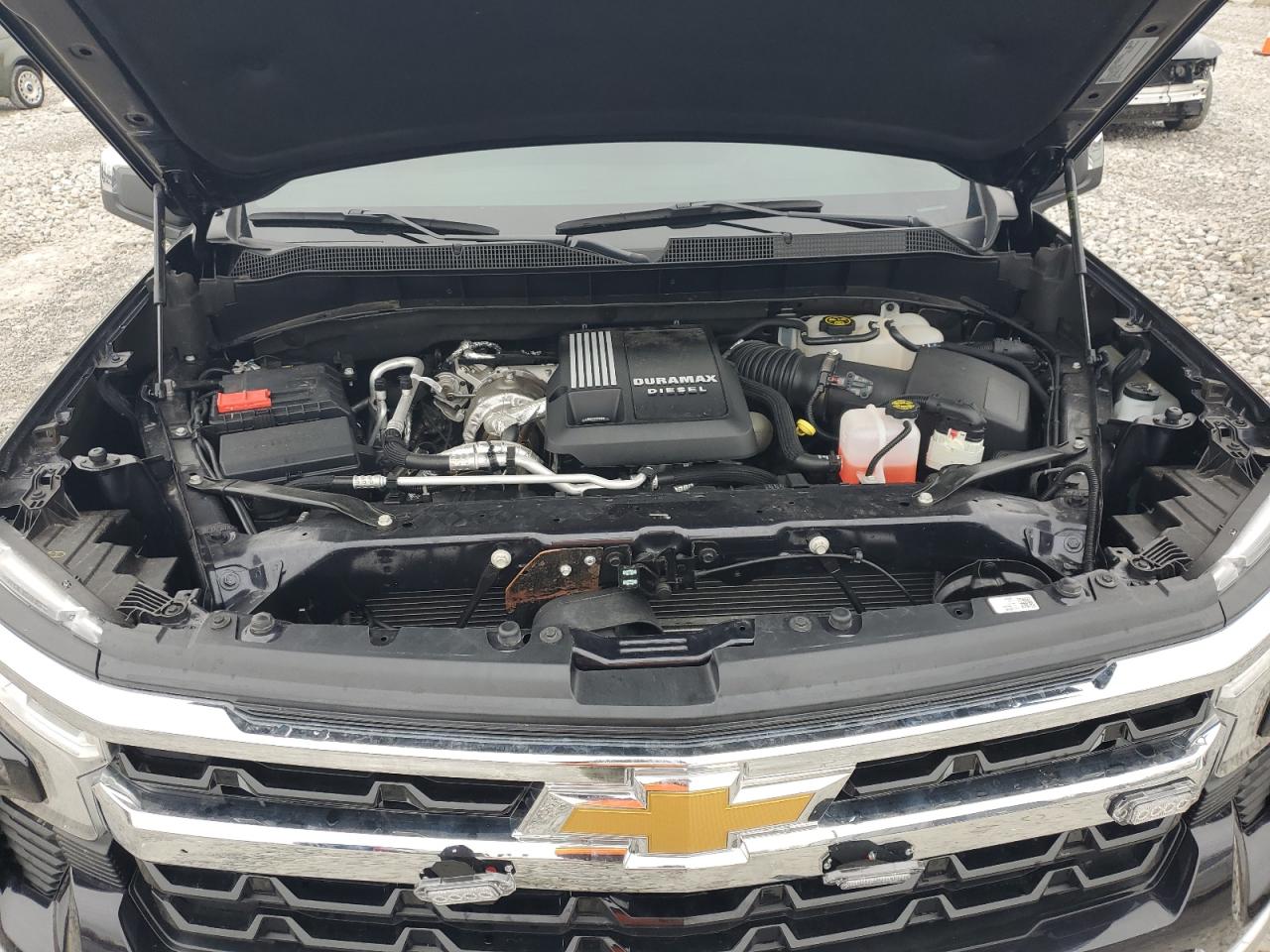 2022 Chevrolet Silverado - Image 11
