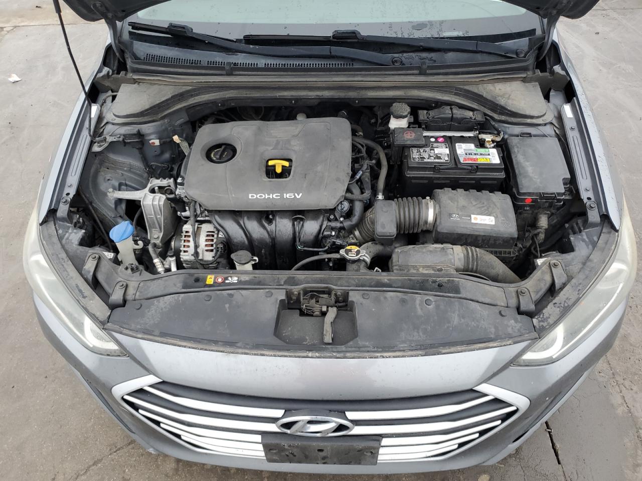 2018 Hyundai Elantra - Image 11