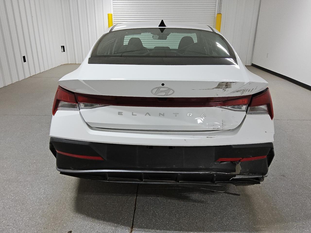 2024 Hyundai Elantra - Image 6