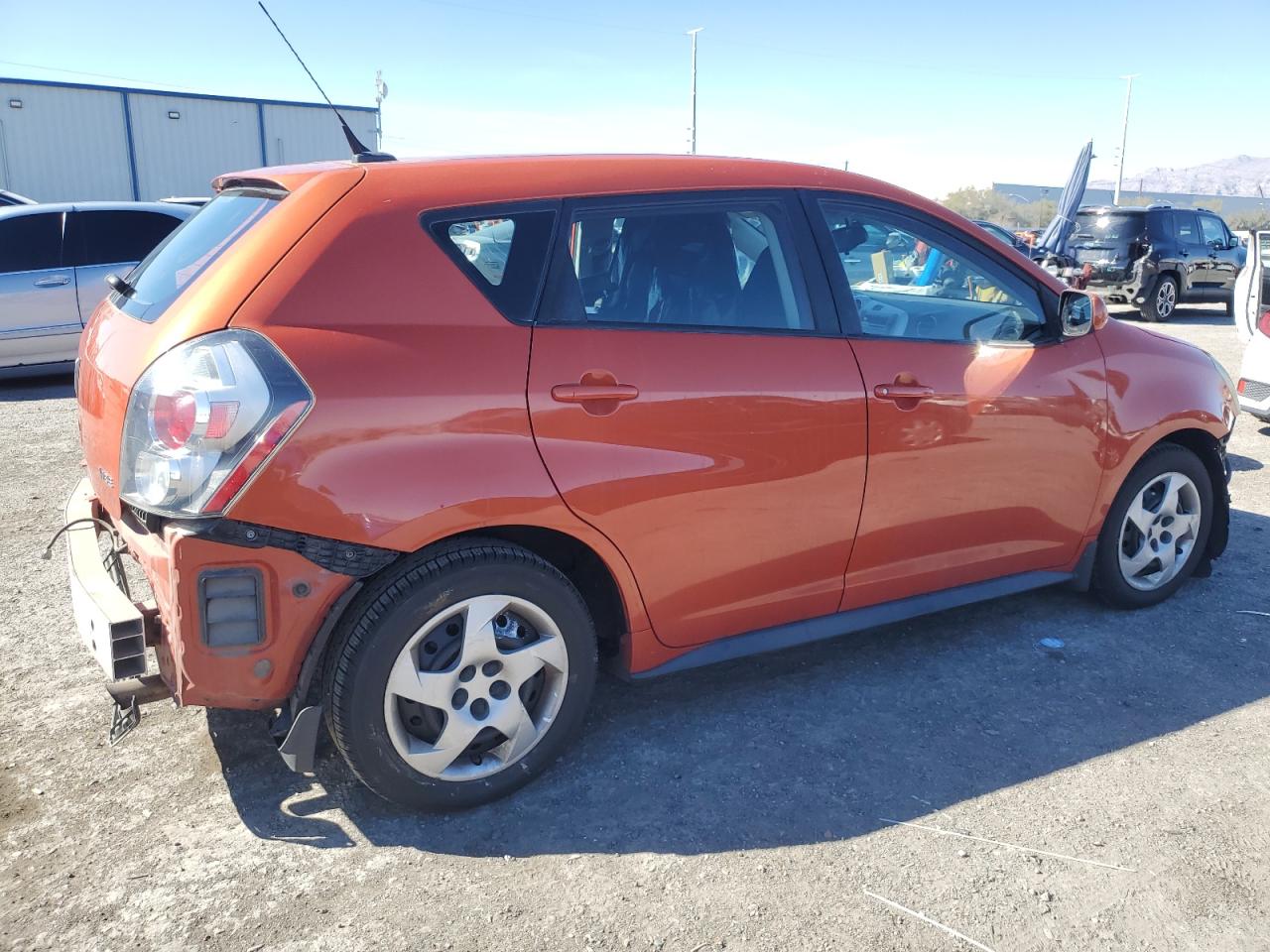 2010 Pontiac Vibe - Image 3