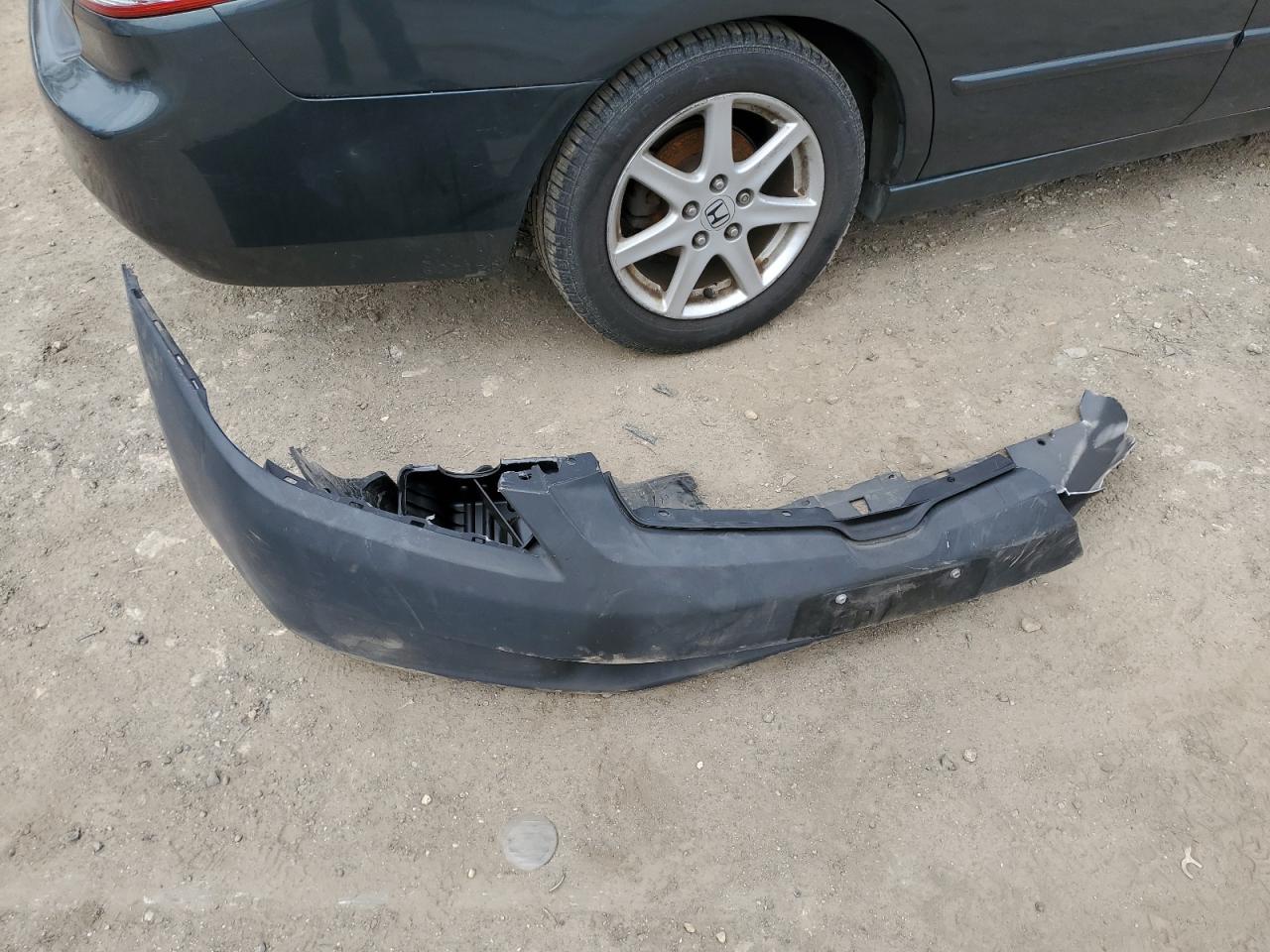 2004 Honda Accord - Image 12