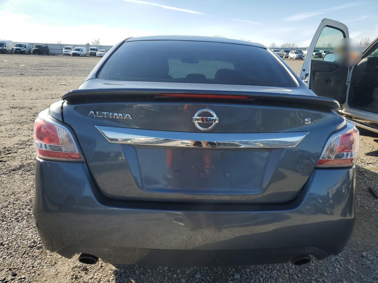 2015 Nissan Altima - Image 6