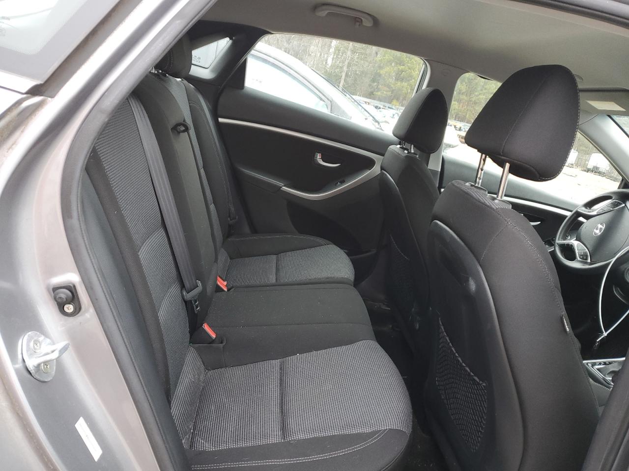 2013 Hyundai Elantra - Image 10