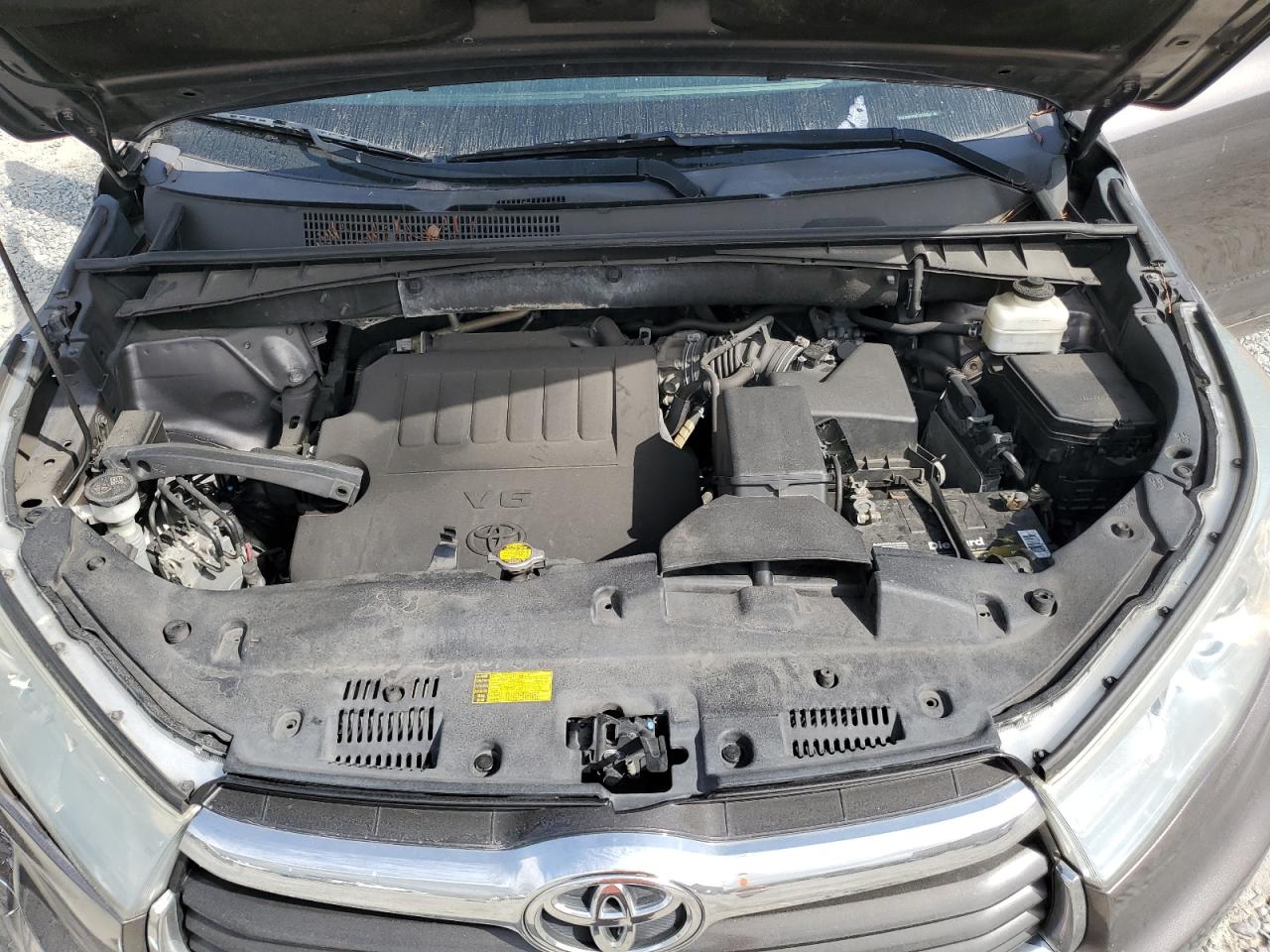 2014 Toyota Highlander - Image 12