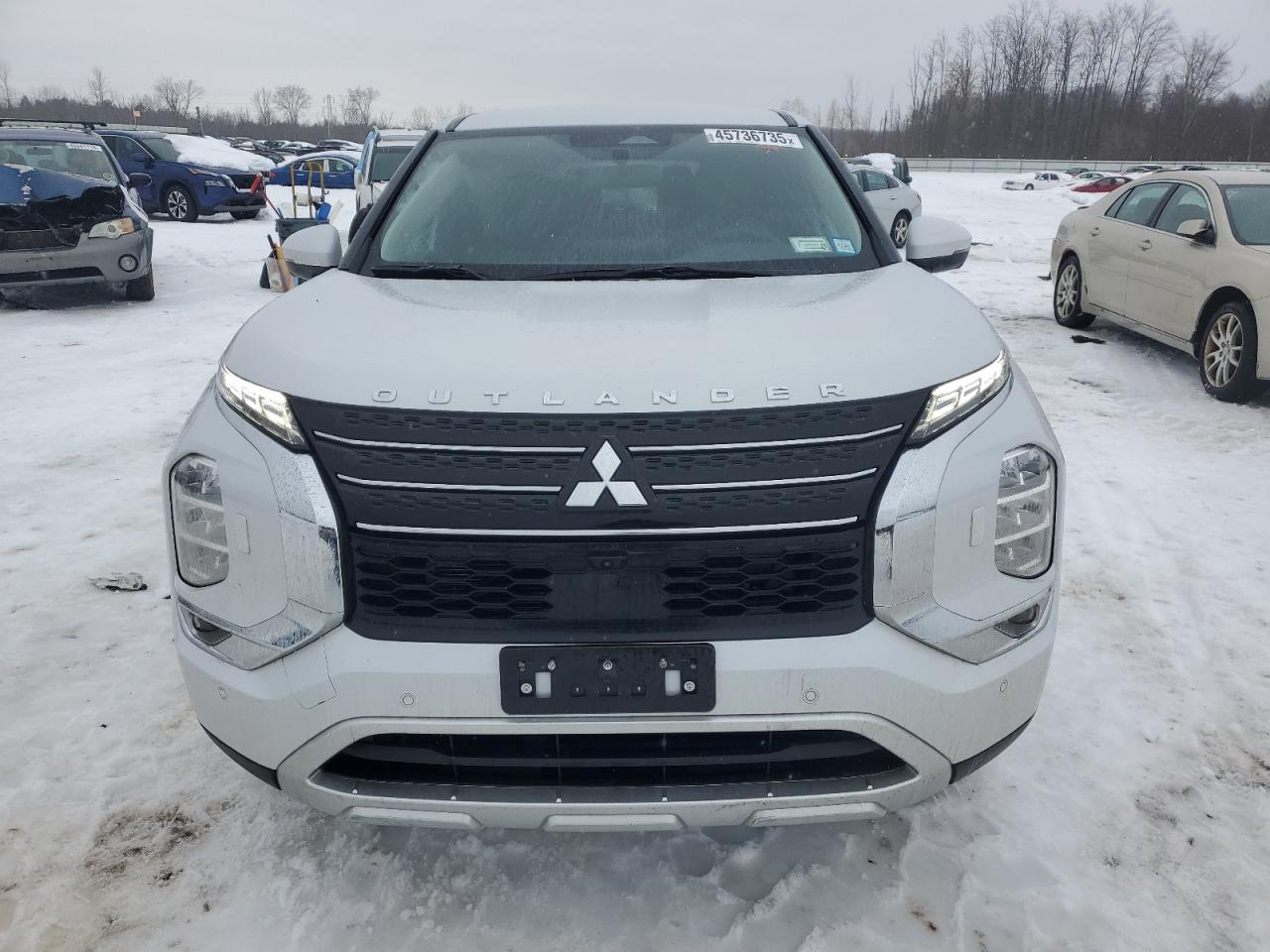 2024 Mitsubishi Outlander - Image 5