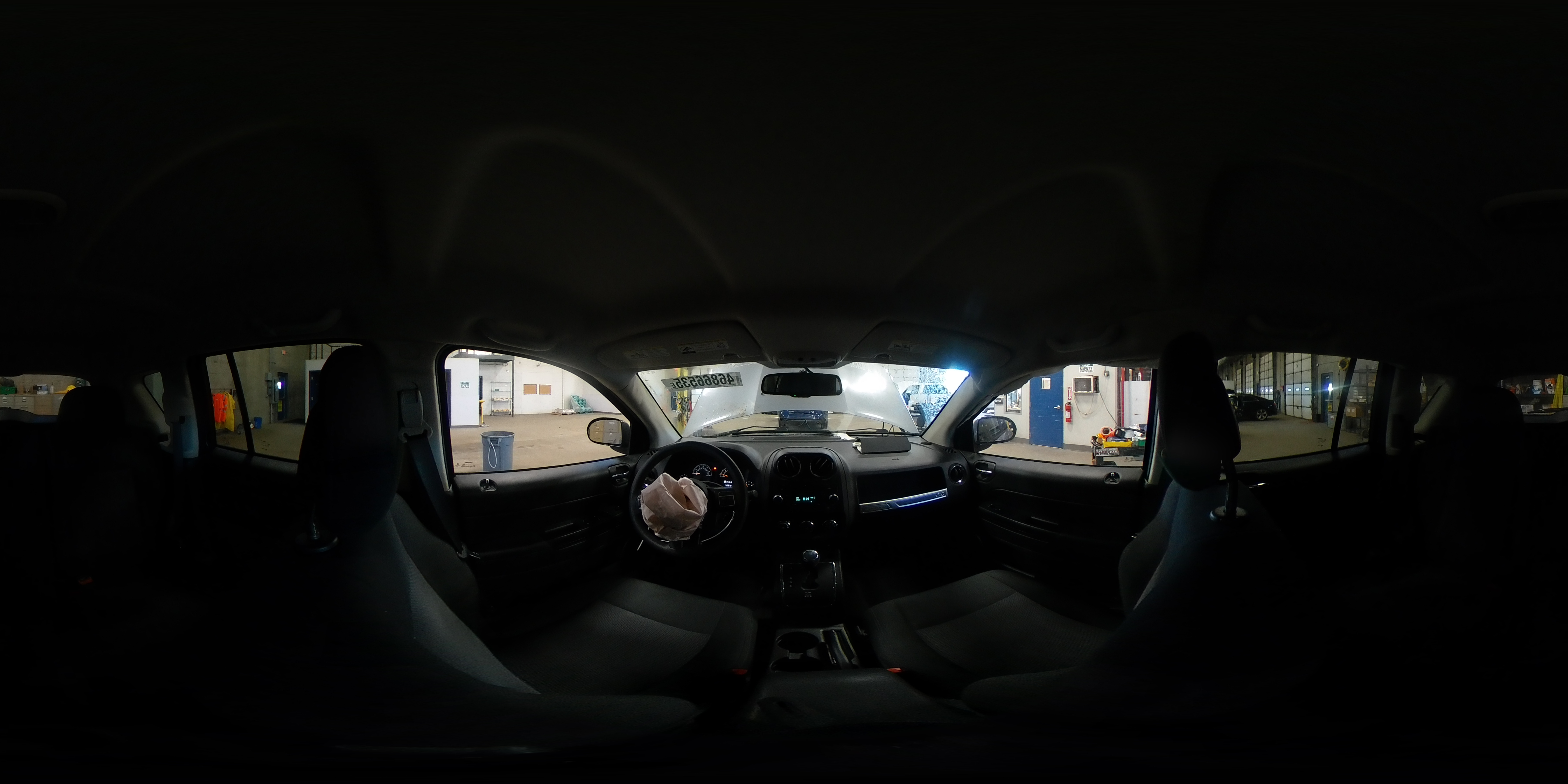 2016 Jeep Compass - Image 13