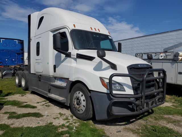 2020 Freightliner Cascadia 126 