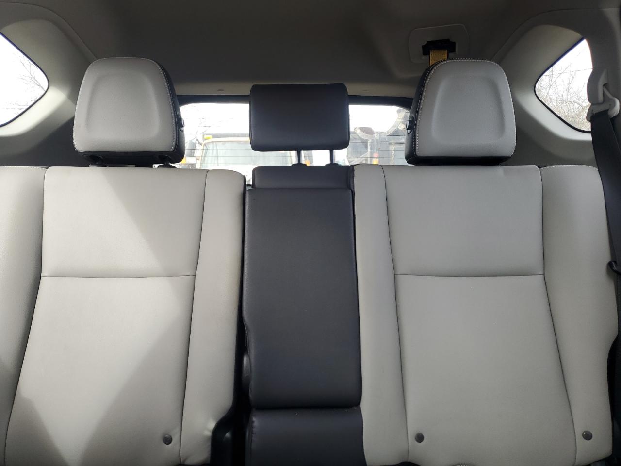 2018 Toyota RAV 4 - Image 10