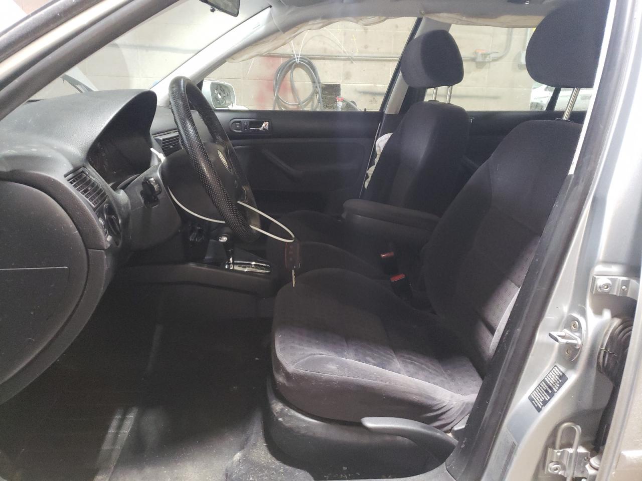 2001 Volkswagen Golf - Image 7