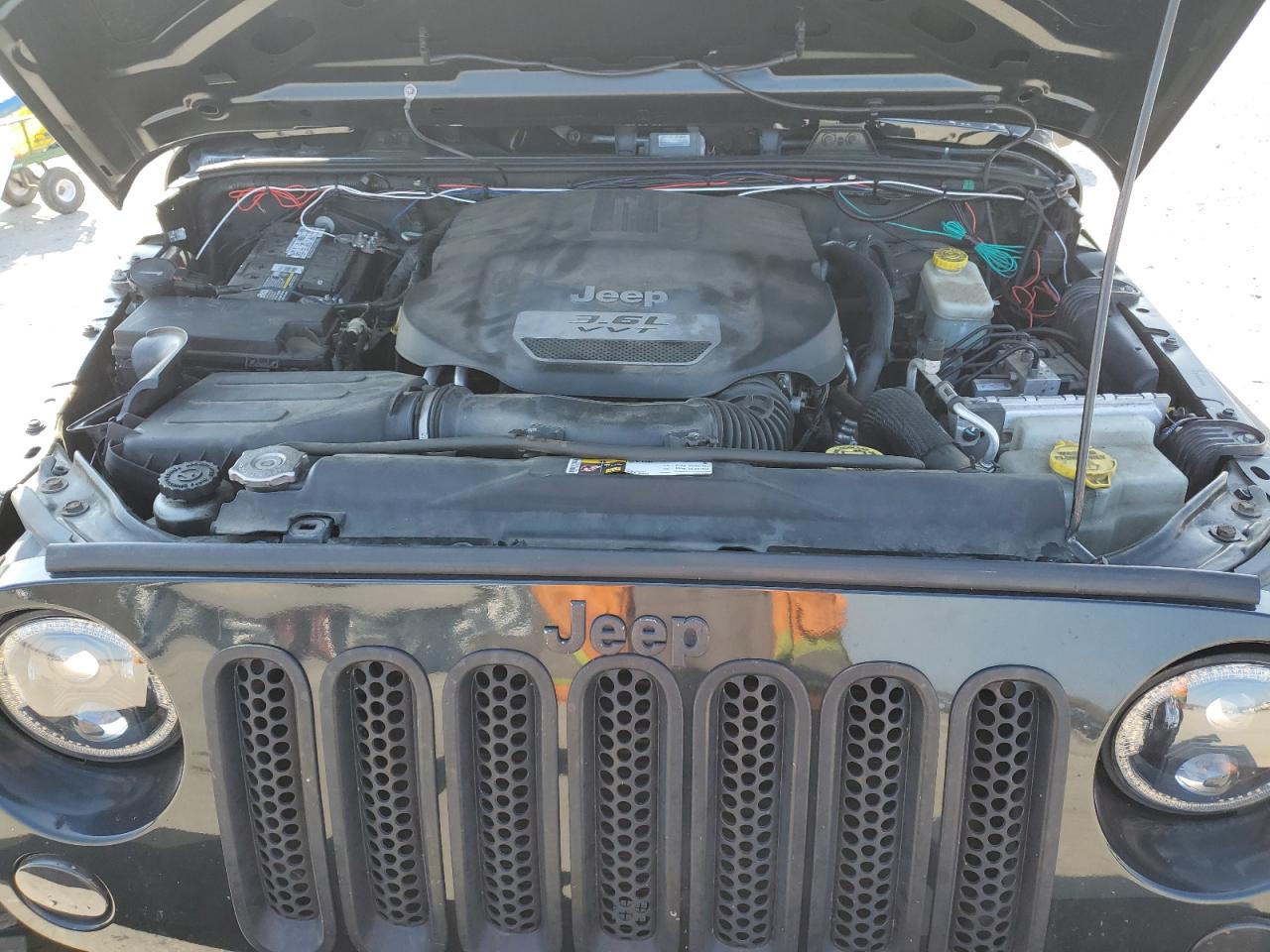 2012 Jeep Wrangler - Image 11