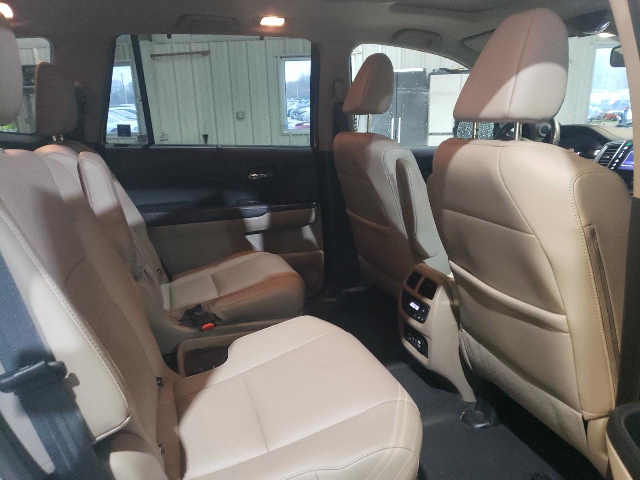 2016 Honda Pilot - Image 11