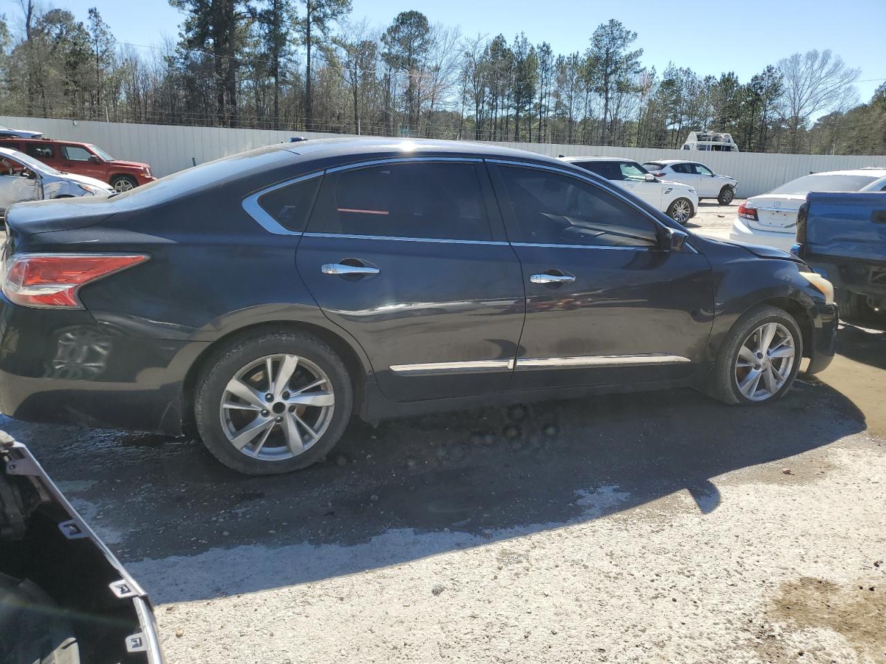 2015 Nissan Altima - Image 3