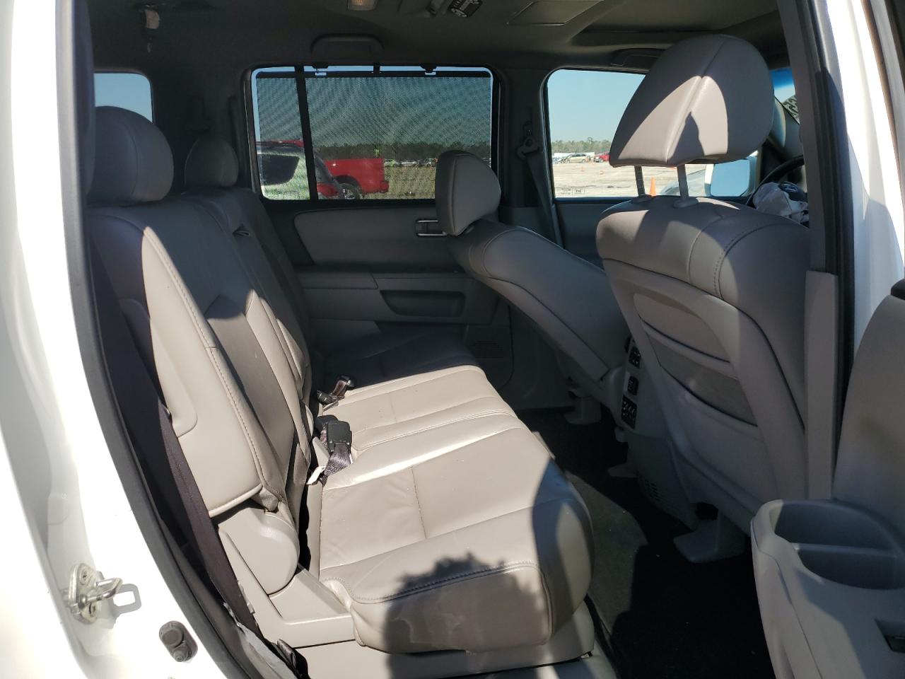 2010 Honda Pilot - Image 11