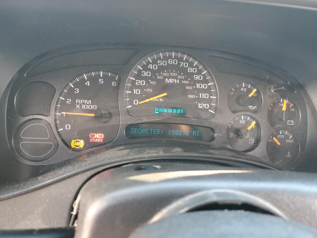 2005 GMC Sierra - Image 9