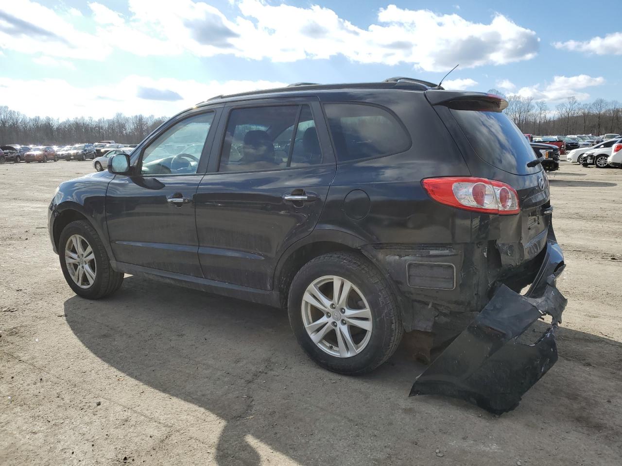 2010 Hyundai Santa Fe - Image 2